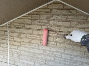 外壁下塗り中