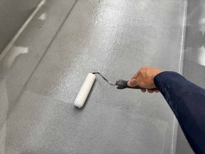 ベランダ防水下塗り