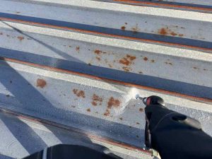 屋根高圧洗浄中