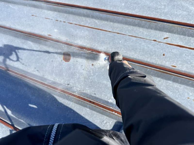 屋根高圧洗浄中